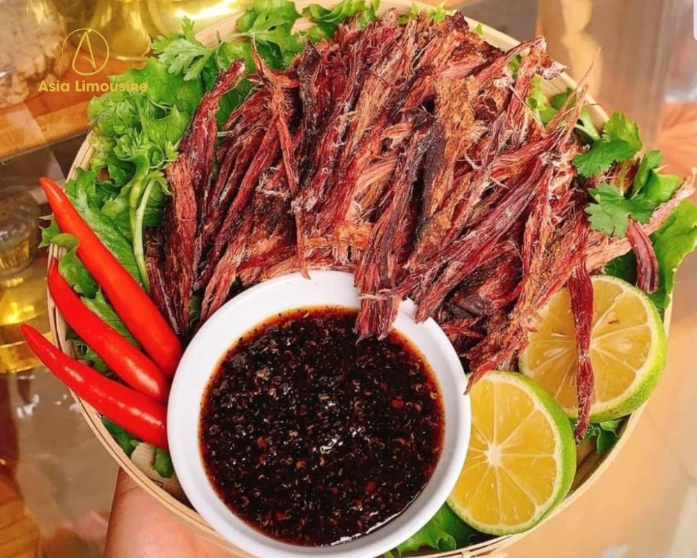 Thịt trâu gác bếp