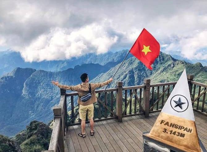 Thuê xe Limousine đi Sapa khám phá đỉnh Fanxifang