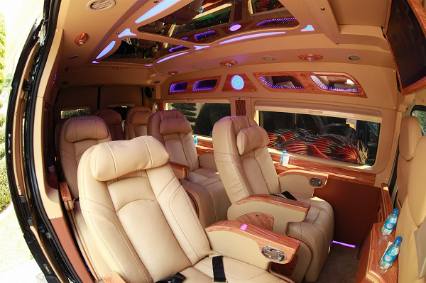 Thuê xe Limousine đi Sapa đầy đủ tiện nghi