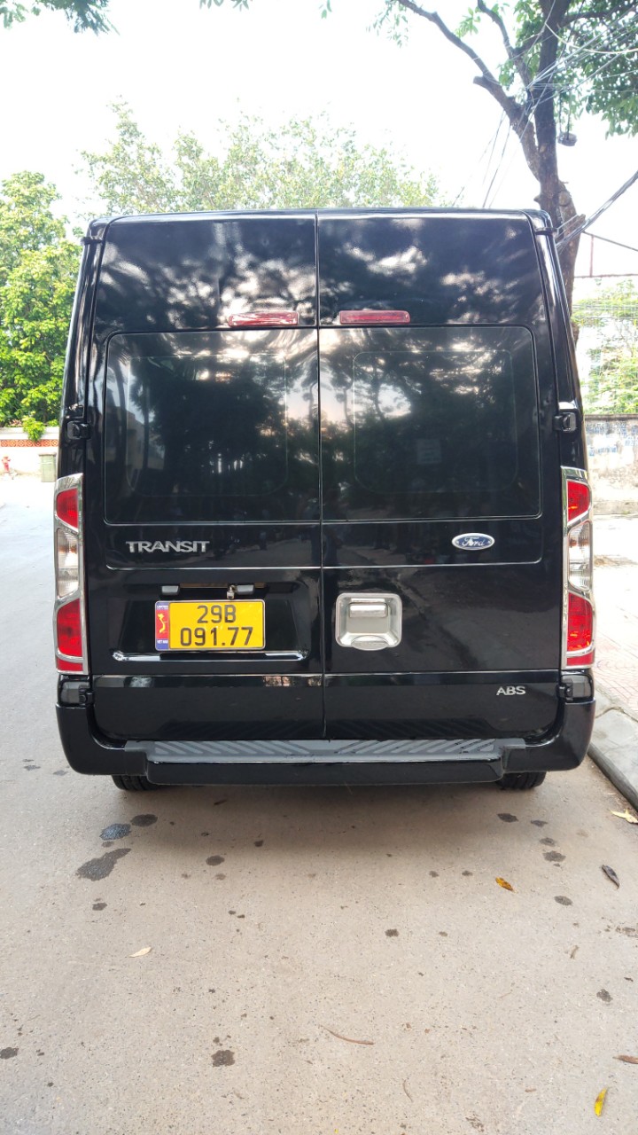 Ngoại thất xe sang trọng, hiện đại