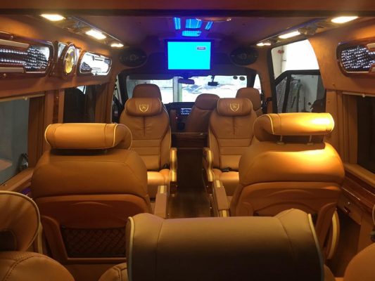 Thuê xe Dcar Limousine 9 chỗ