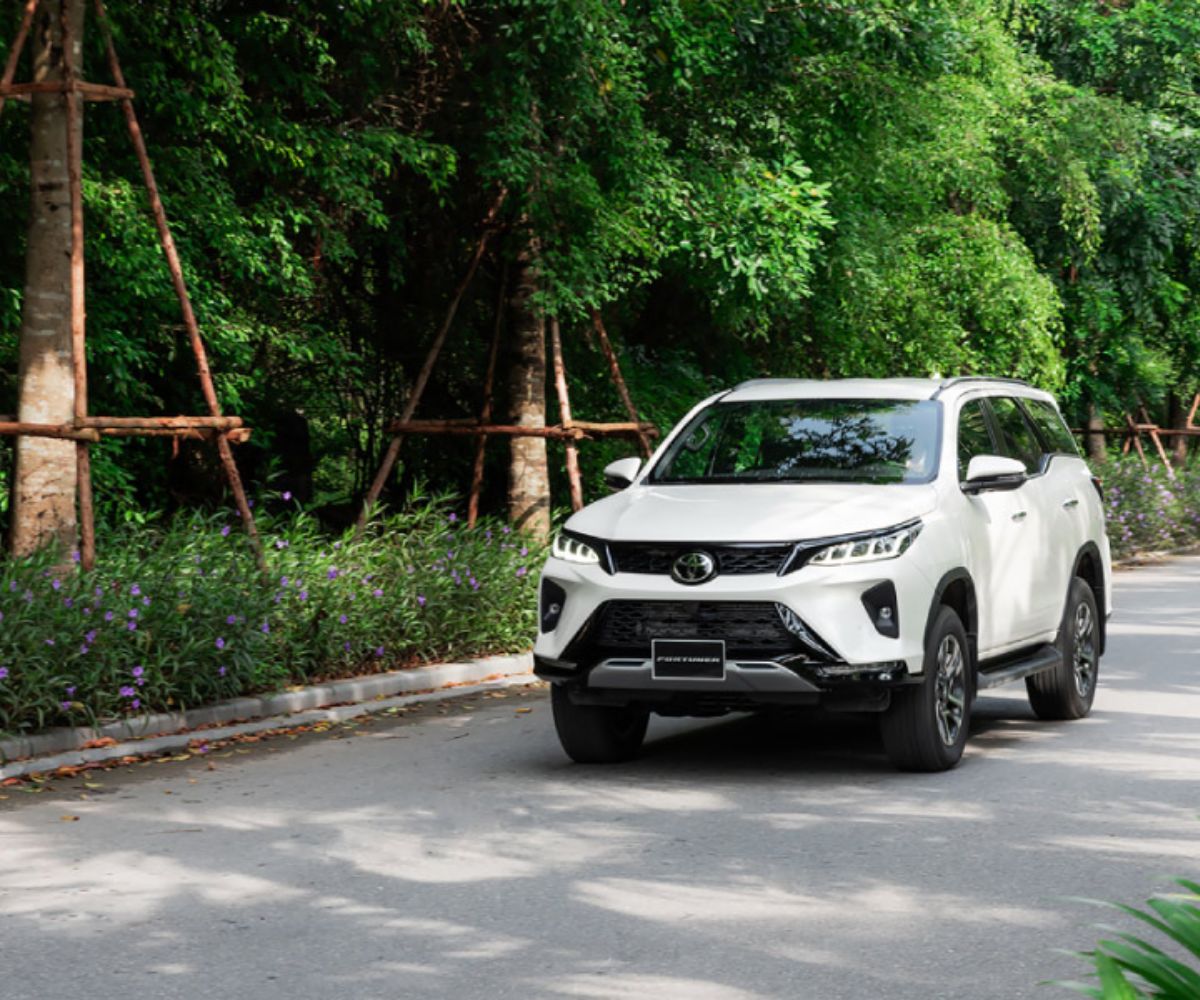 xe Fortuner