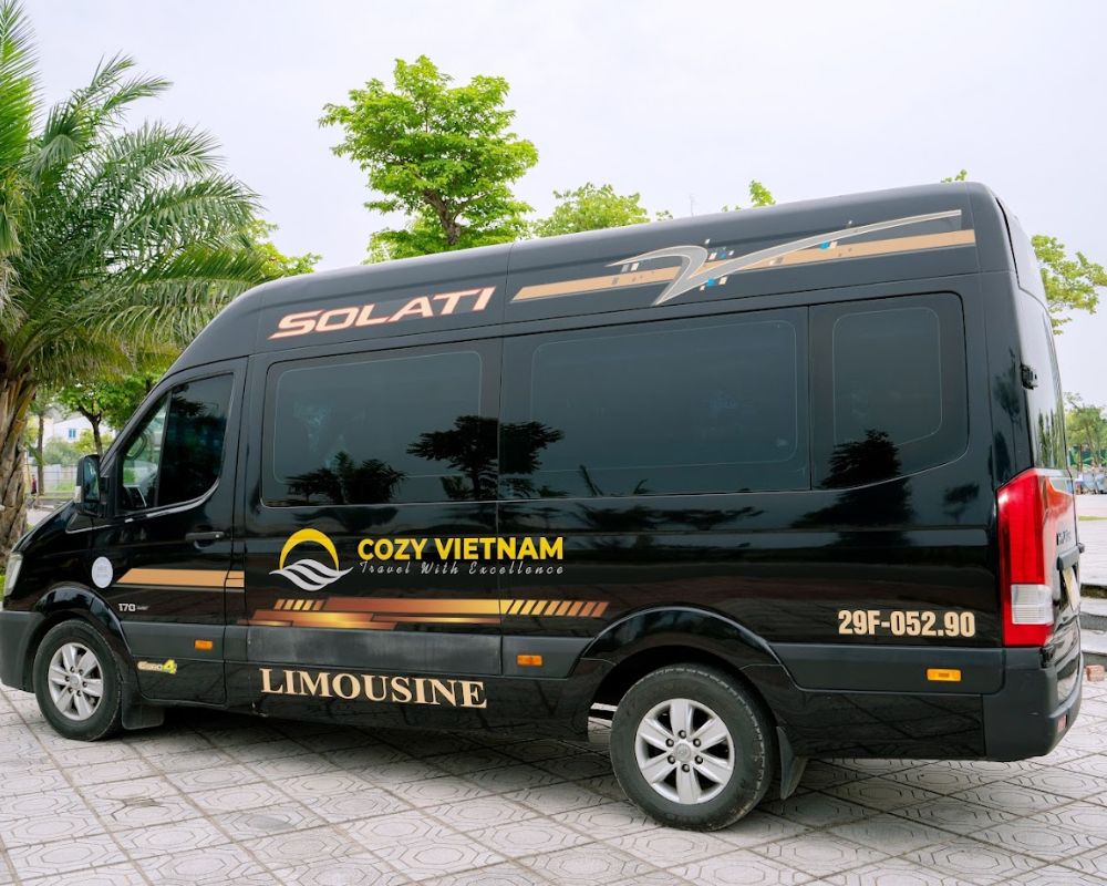  xe limousine 12 chỗ Hyundai Solati