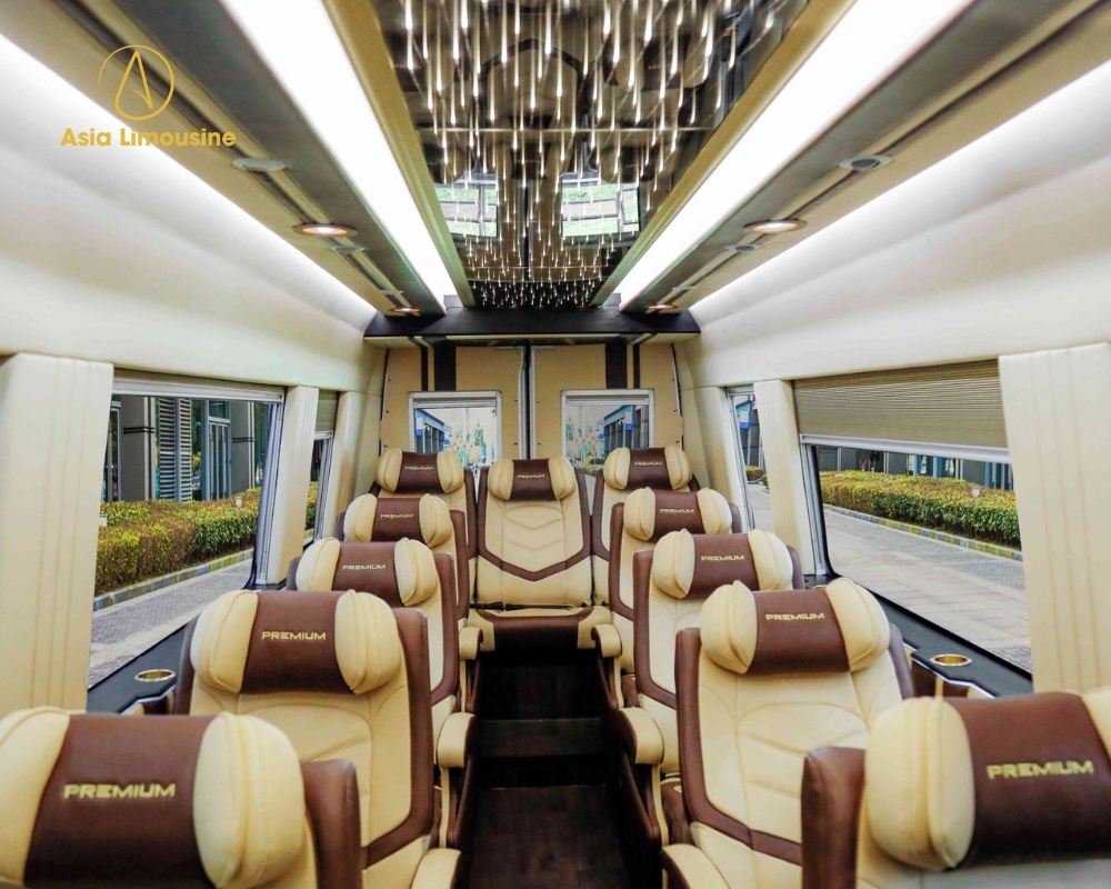 Xe limousine 12 chỗ của đơn vị Asia Limousine