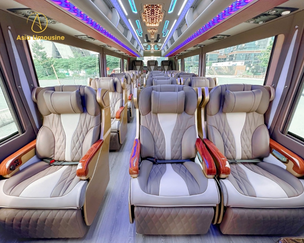 Xe limousine 19 chỗ của đơn vị Asia Limousine