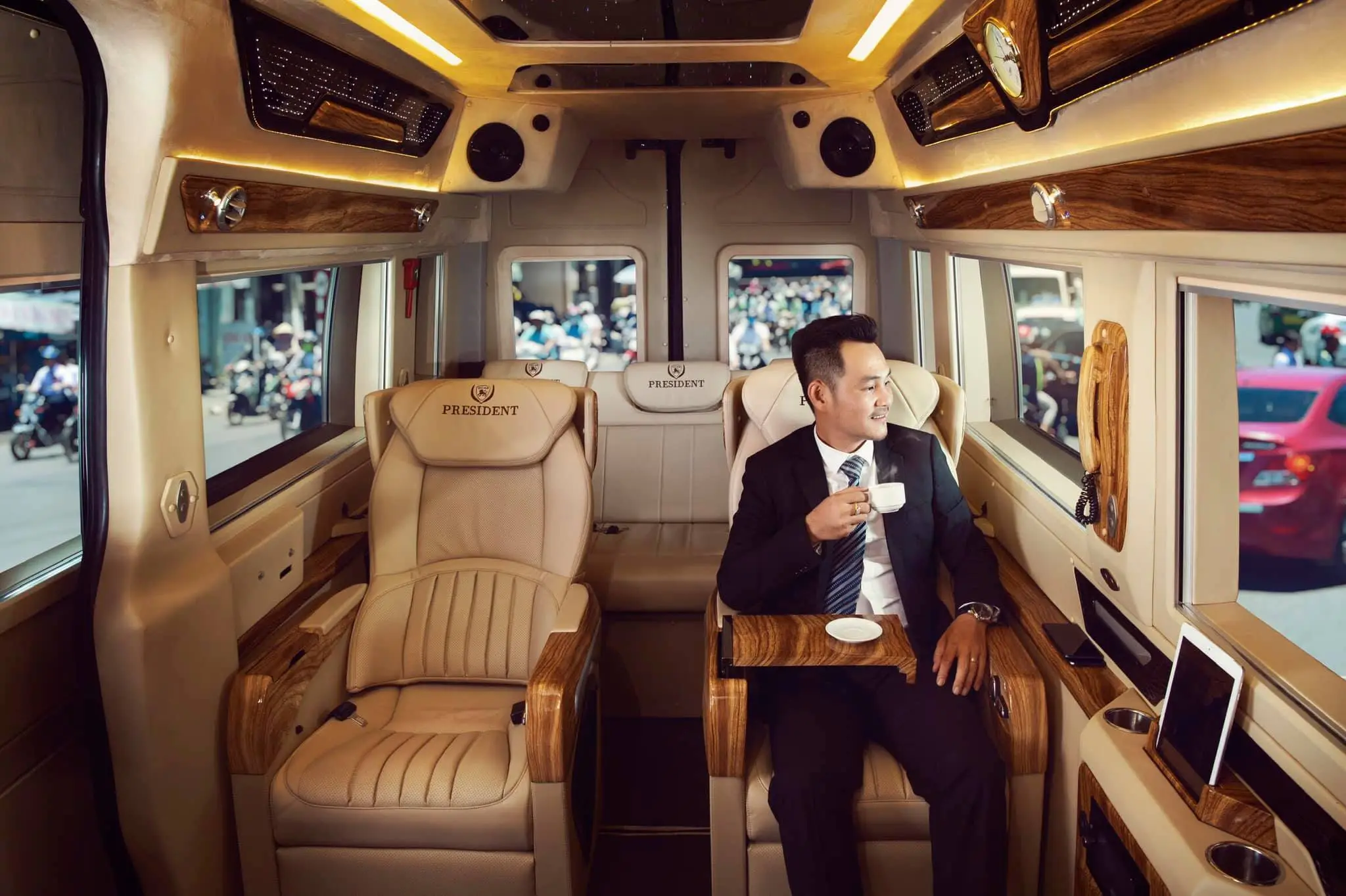 Dịch vụ thuê xe limousine tại asialimousine.vn