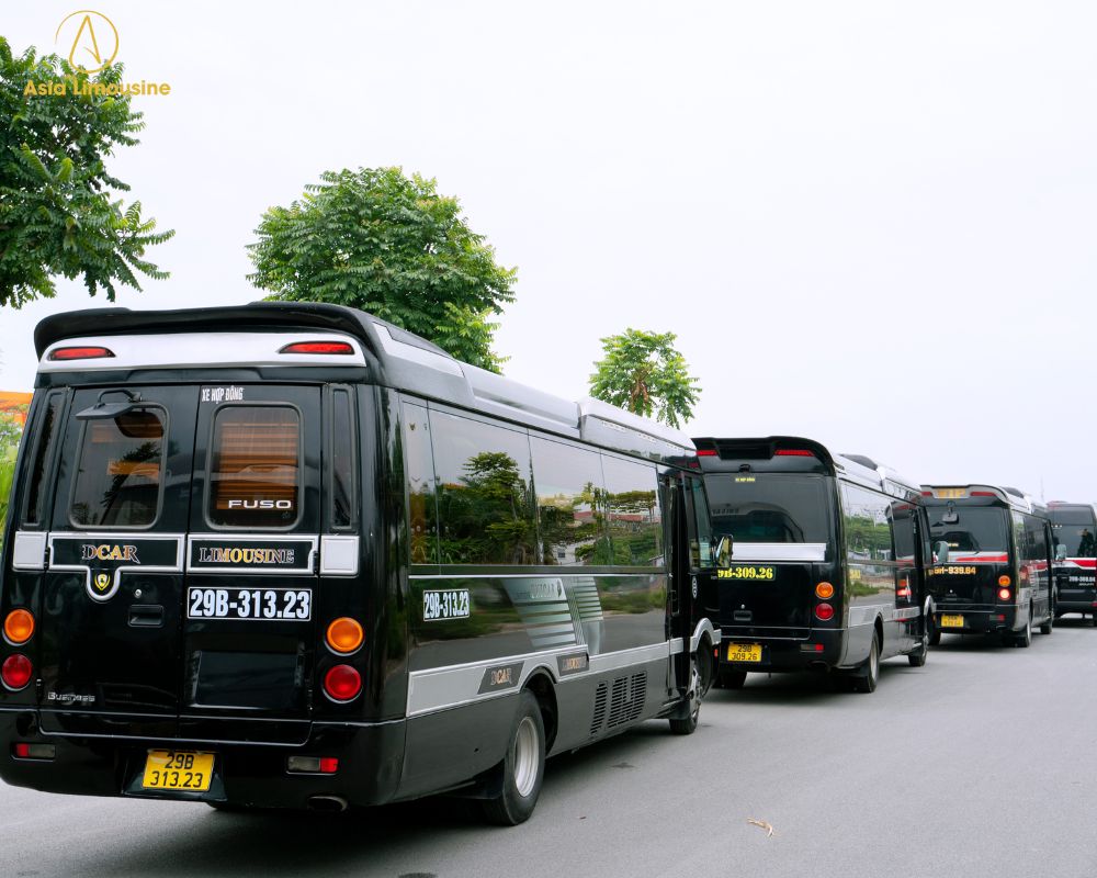 Xe limousine 19 chỗ sang trọng, hiện đại