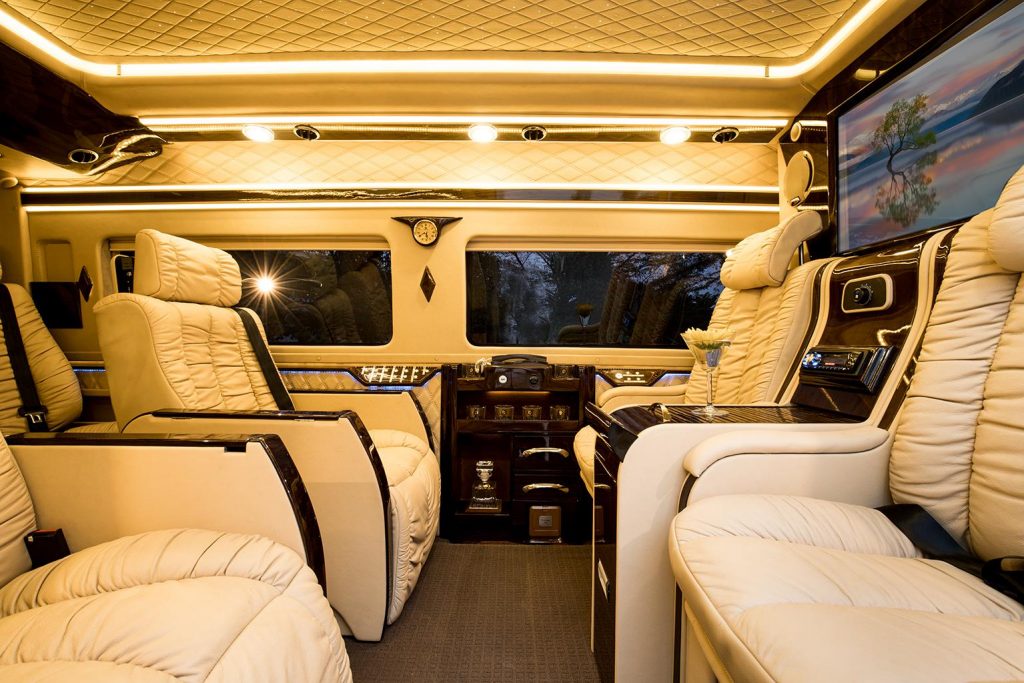 Thuê xe Limousine đi Sapa giá rẻ