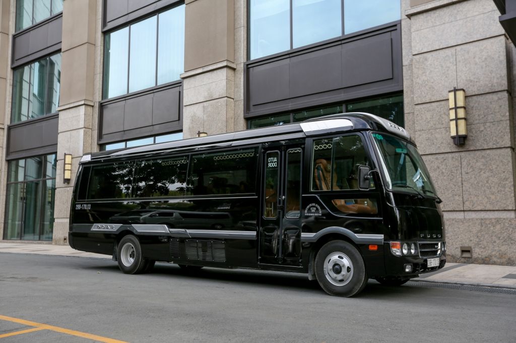 Bảng giá Thuê xe fuso Limousine 19 chỗ Hà Nội đầu năm 2023